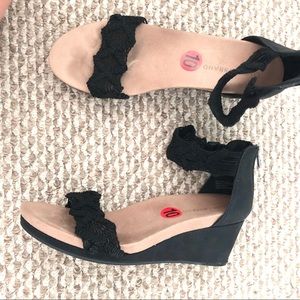 Lucky Brand 🍀 wedge Sandals